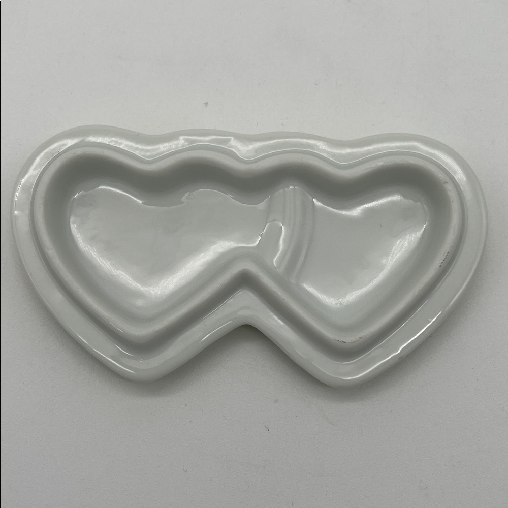 Vintage Hand-Painted Porcelain Rose Heart Trinket Box Signed Doris Strauser 1988 - Picture 10 of 12